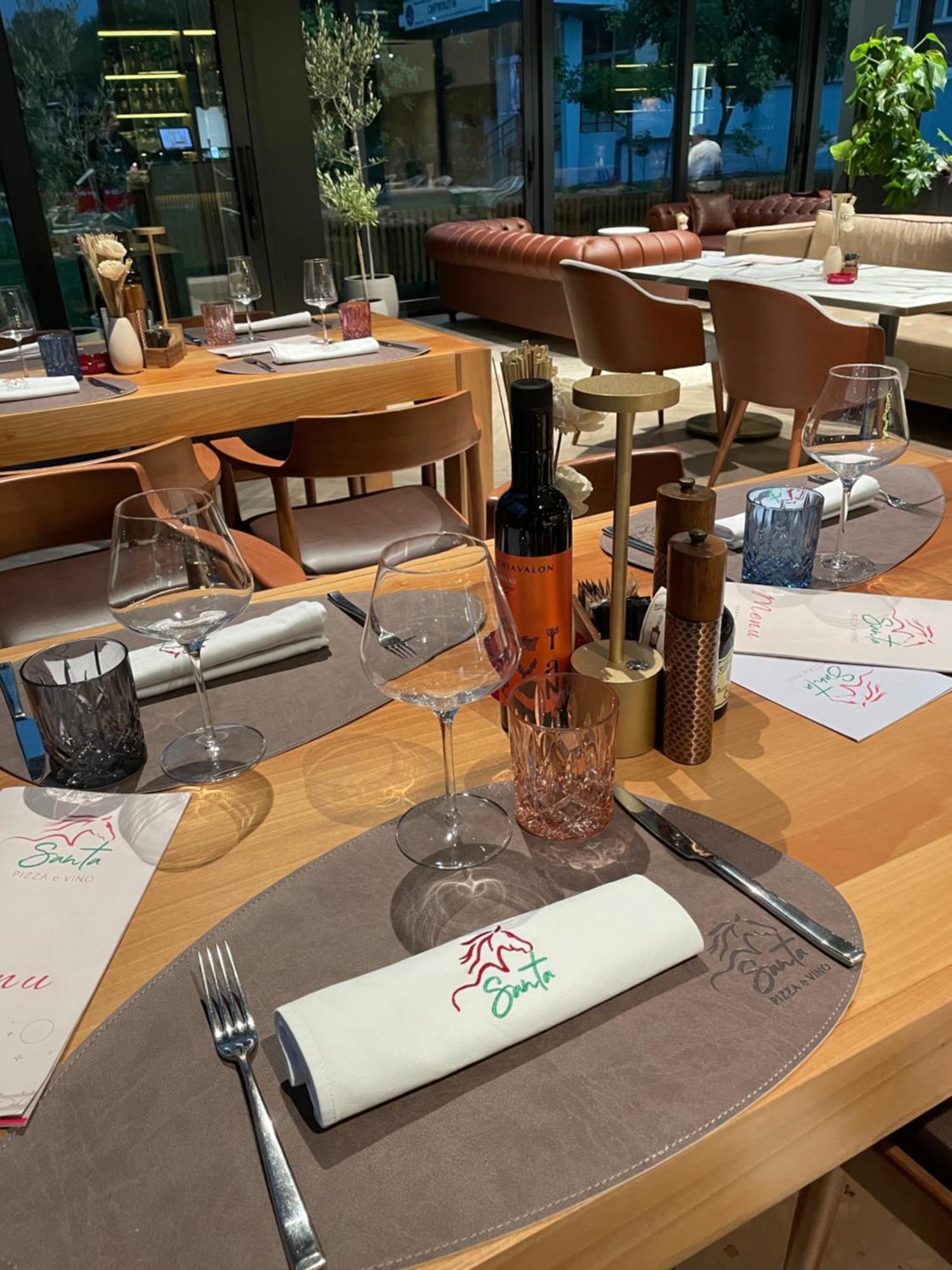 Santa Villa & Restaurant Сремска-Митровица Экстерьер фото